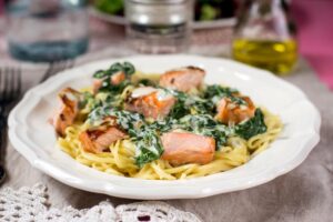 Salmon Pasta - Easy Creamy