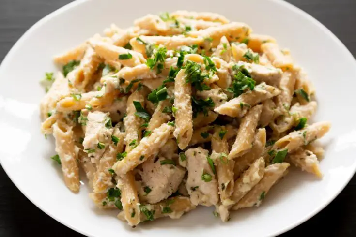 Flavorful Crockpot Chicken Alfredo